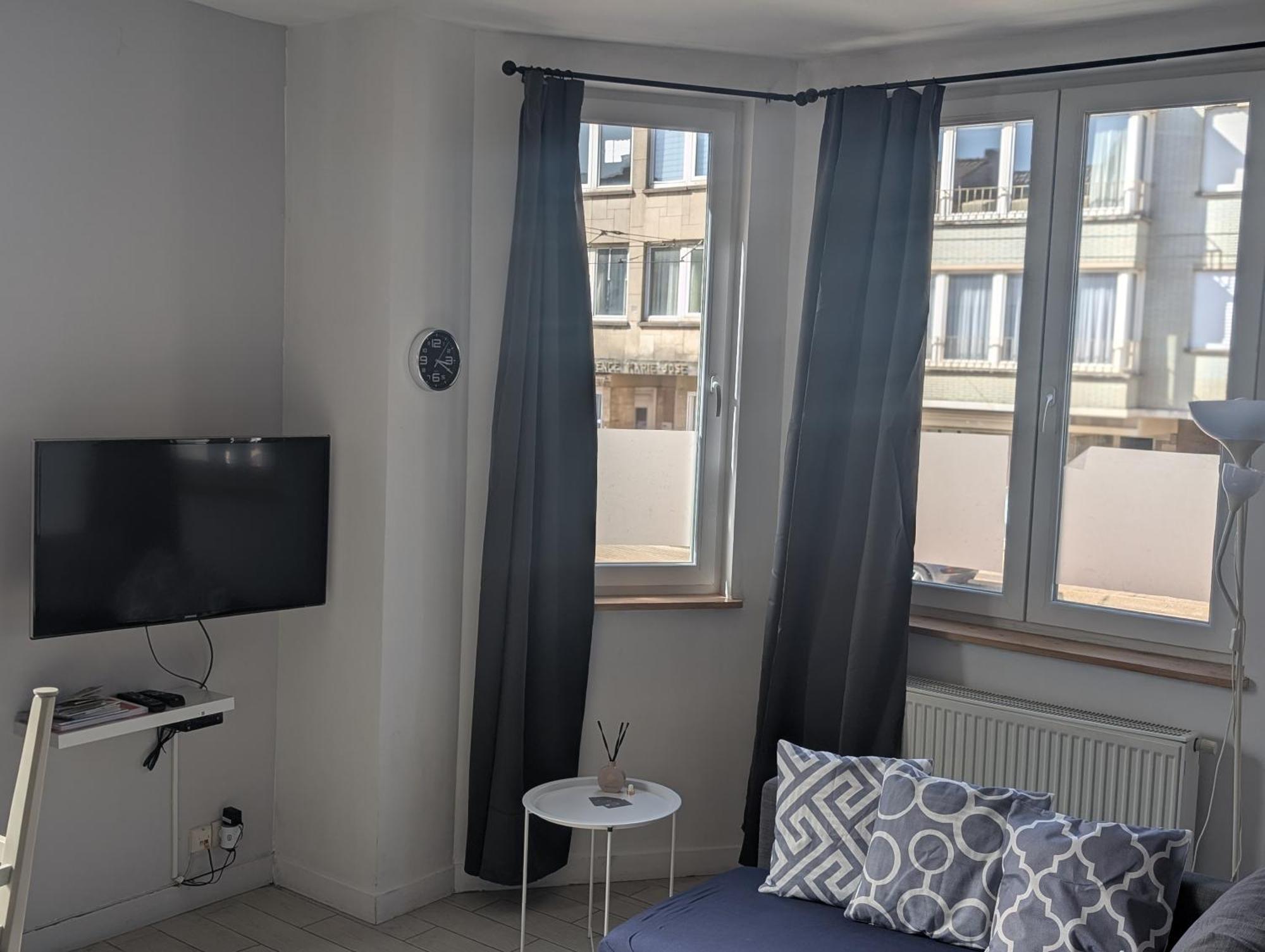 Appartement Spacieux Avec Parking Et Terrasse De Panne Buitenkant foto