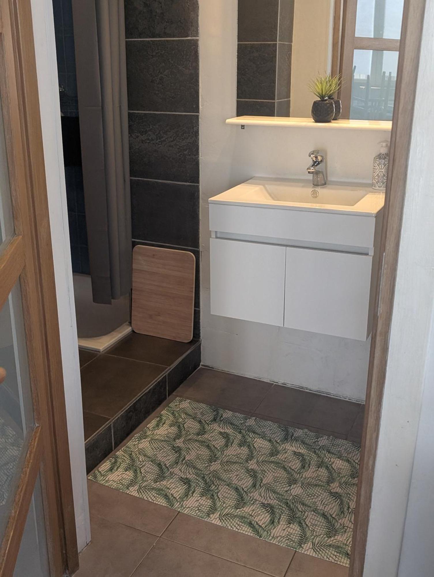 Appartement Spacieux Avec Parking Et Terrasse De Panne Buitenkant foto